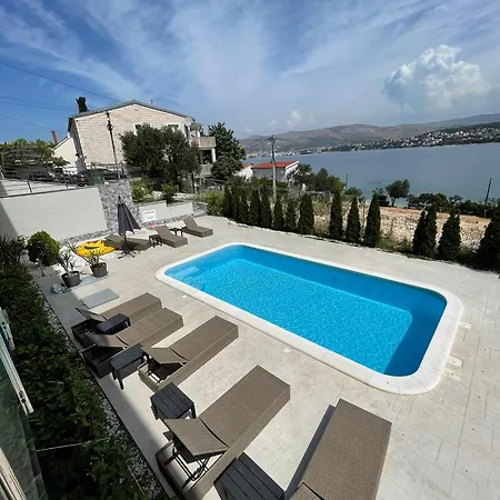 Seaesta Dino Appartement
